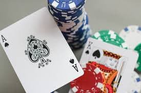 Roulette dengan roda berkualitas tinggi yang diputar oleh dealer profesional Hacksaw Gaming